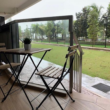 Timur Bay Groundfloor Pool & Seaview Kuantan Extérieur photo