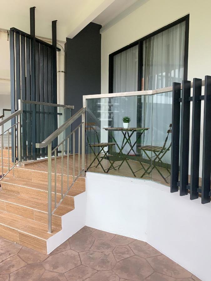 Timur Bay Groundfloor Pool & Seaview Kuantan Extérieur photo