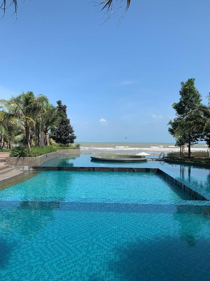 Timur Bay Groundfloor Pool & Seaview Kuantan Extérieur photo
