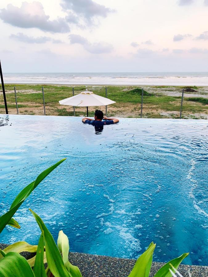 Timur Bay Groundfloor Pool & Seaview Kuantan Extérieur photo